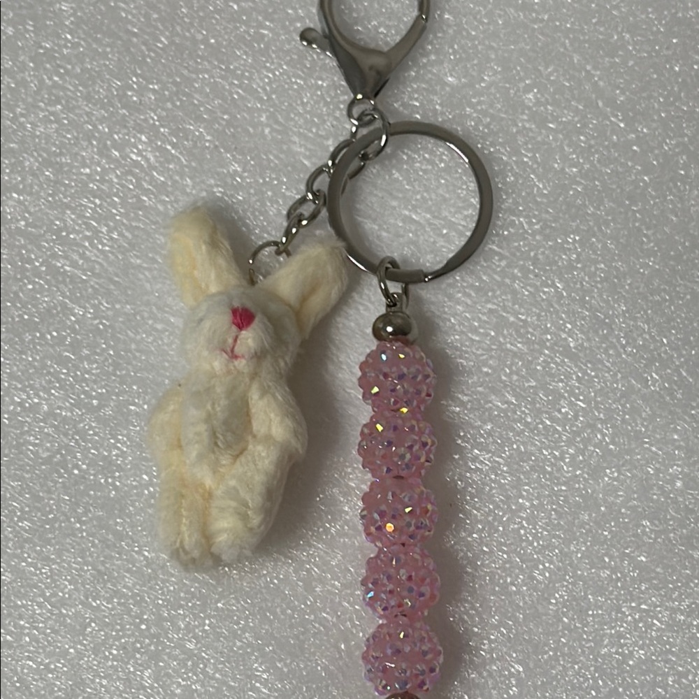 🐰 Adorable Plush Bunny Keychain with Pink Beaded Accents 🐰 - Picture 6 of 10
